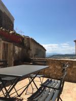 BORGO PETELIA, "Casa Perri", antica casa ristrutturata con terrazzo - Chambres d'hôtes Strongoli