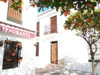 Benalmádena Pueblo - Casa Josefita, patio with Private Pool-Piscina Privada y solarium - B&B