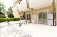 Apartment with Garden View