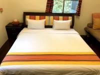 Queen Room with Shared Bathroom