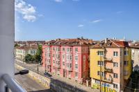 Palace of Culture 2-Bedroom Retreat on Skobelev blvd - Chambres d'hôtes Sofia