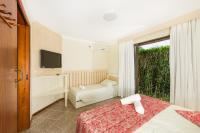 Apartamento con vistas a la piscina - 01