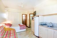 Studio Apartment with Pool View 09
