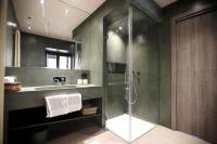 Deluxe Suite with Spa Bath