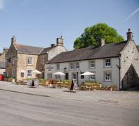 B&B Hartington - Devonshire Arms - Bed and Breakfast Hartington