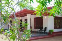 Wijesiri Family Guest House - Bed and Breakfast