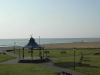 'Pavilion Cottage' next to Gorleston beach with sea views - pet friendly! - B&B Gorleston-on-Sea