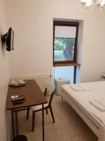 Camera Matrimoniale con Vista Giardino