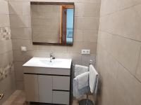 Chambre Lit Queen-Size - Vue sur Piscine