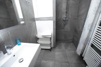 Vierpersoonskamer met Gedeelde Badkamer