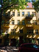 Beautiful Park Apartment for 4 Guests - Bed and Breakfast Berlijn