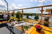 Marina View - super widok na jezioro, klimatyzacja, parking podziemny, winda, 2xTV z Netflix - B&B Iława