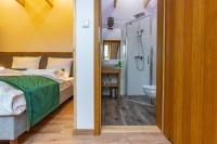 Apartment with Shower