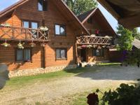 Садиба Гуцульський Двір - Chambres d’hôtes