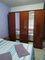 Großes Doppel-/Zweibettzimmer