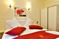 Habitación con cama extragrande.