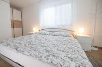 Queen Room with Garden View