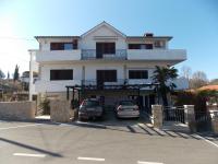 Apartment with private pool - B&B