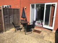 Modern Home just off Glastonbury High Street - Chambres d’hôtes Glastonbury