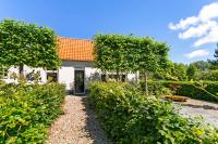 B&B Ouddorp - Holiday home Dijkstelweg 30 - Ouddorp with terrace and very big garden, near the beach and dunes - not for companies - Bed and Breakfast Ouddorp