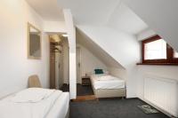 Kleines Zweibettzimmer