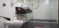 Habitación con cama grande y balcón - Planta superior