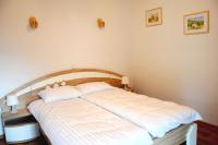 Suite mit Kingsize-Bett mit Whirlpool