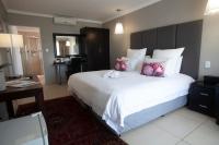 B&B Durbanville - Ruslamere Hotel and Conference Centre - Bed and Breakfast Durbanville