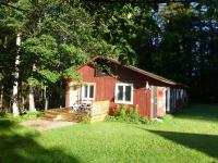 Family Room with Shared Bathroom (6 Adults)