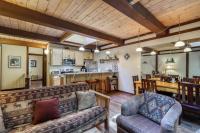 Creekside Retreat & Sierra Townhome - Ferienwohnung