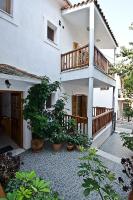 Estudio con vistas al jardín