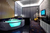 Deluxe Apartment with Hydro-massage Bathtub