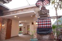 Pineapple Villa Sanur - B&B