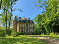 B&B La Moncelle - Private Castle with Park - Château Guillermo - Bed and Breakfast La Moncelle