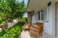 Holiday Home Tamjan - Bed and Breakfast Supetar