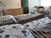 Basic Triple Room with Shared Bathroom