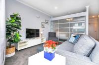 B&B Auckland - Deluxe Princes Wharf Apt l FREE WIFI & AIRCON - Bed and Breakfast Auckland