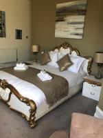 Zimmer mit Kingsize-Bett