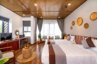 Suite with Pool View