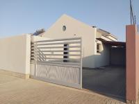 Acacia Four Seven Self-Catering - Bed and Breakfast