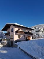 B&B St. Martin of Tennengebirge - Landhaus Theresia - Bed and Breakfast St. Martin of Tennengebirge