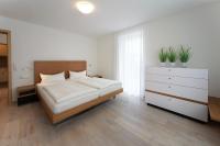 Apartment with Garden View