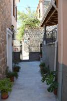 Mpaliaka Myrsini - B&B Molivo