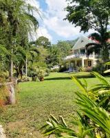 Contemporary Ocean and Garden- view Studio - B&B Mearnsville