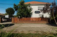 Airport Jazmin Guesthouse - B&B Vecsés