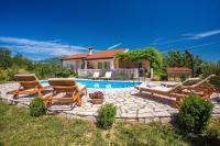 VILLA ANA - 3 bedroom villa with private pool and unspoiled natural environment - B&B Kučiće