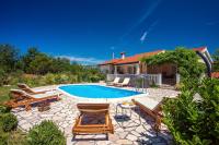VILLA ANA - 3 bedroom villa with private pool and unspoiled natural environment - B&B Kučiće