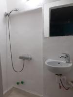 Camera Tripla Economy