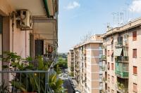 Hortis Apartment, 5 persone, 2 camere, balcone, Metro C e tram per il centro - B&B