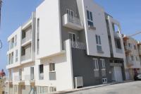 Clifftop Modern Apartment - Ferienwohnung